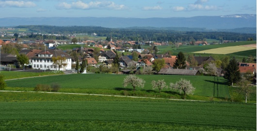 Hettiswil mit Schulhaus